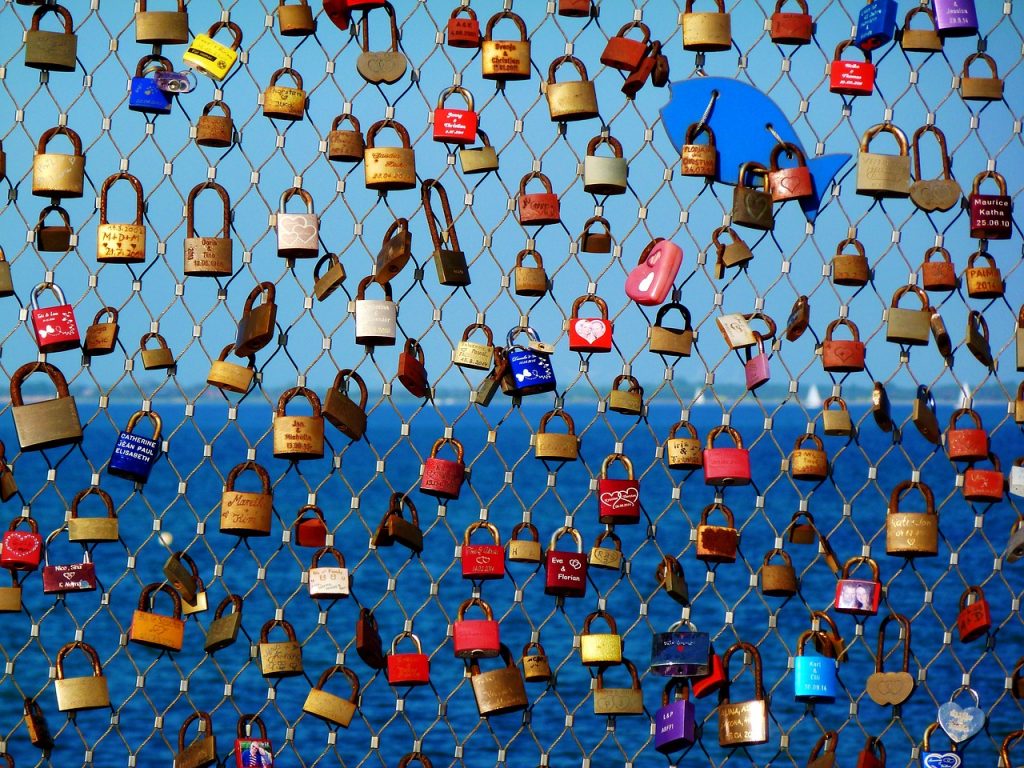 Love 1694336 1280 1024x768